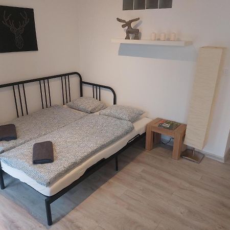Utulny Apartman S Balkonom Apartment Bratislava Exterior photo