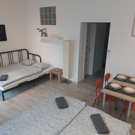 Utulny Apartman S Balkonom Apartment Bratislava Exterior photo