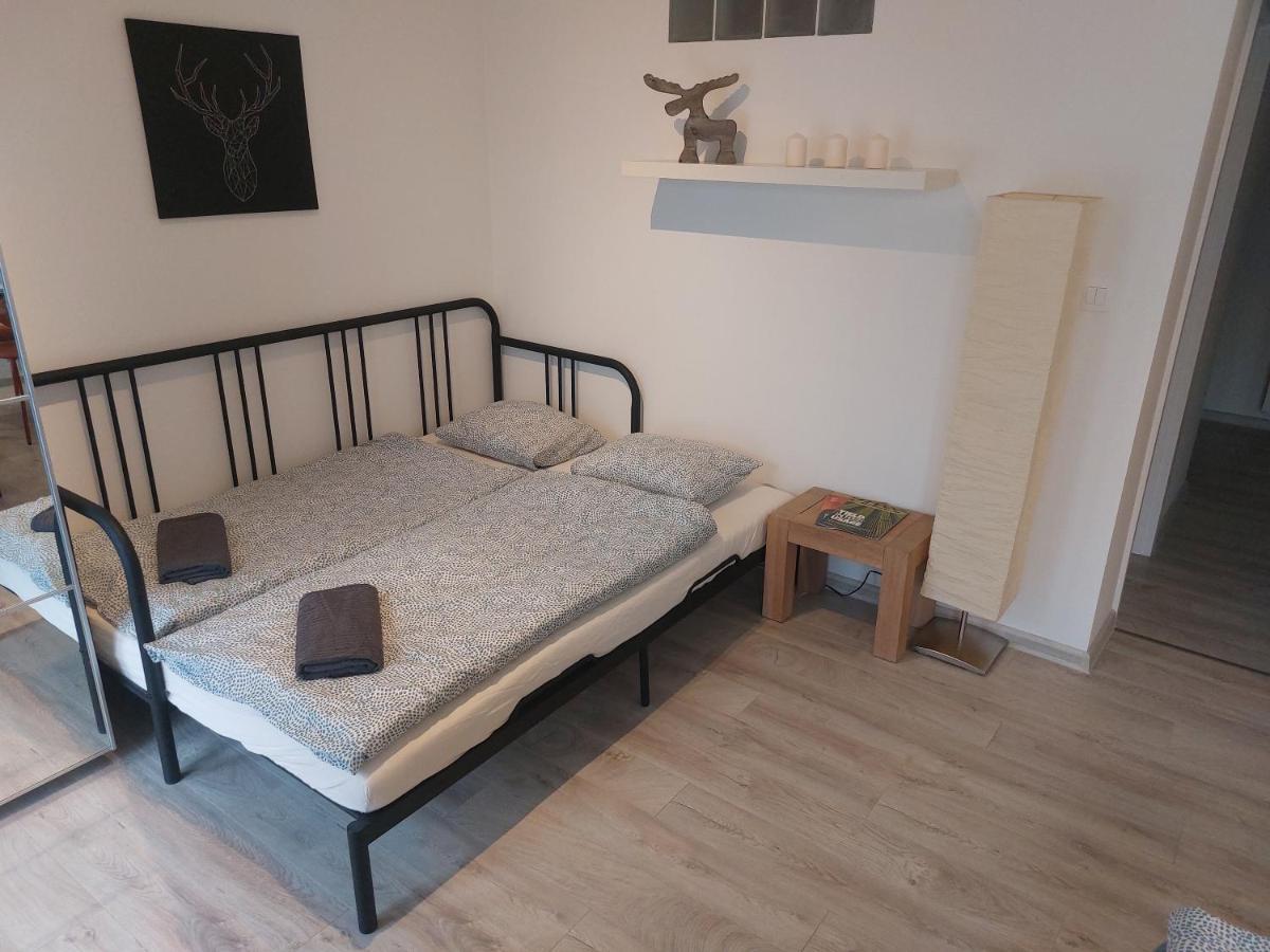 Utulny Apartman S Balkonom Apartment Bratislava Exterior photo
