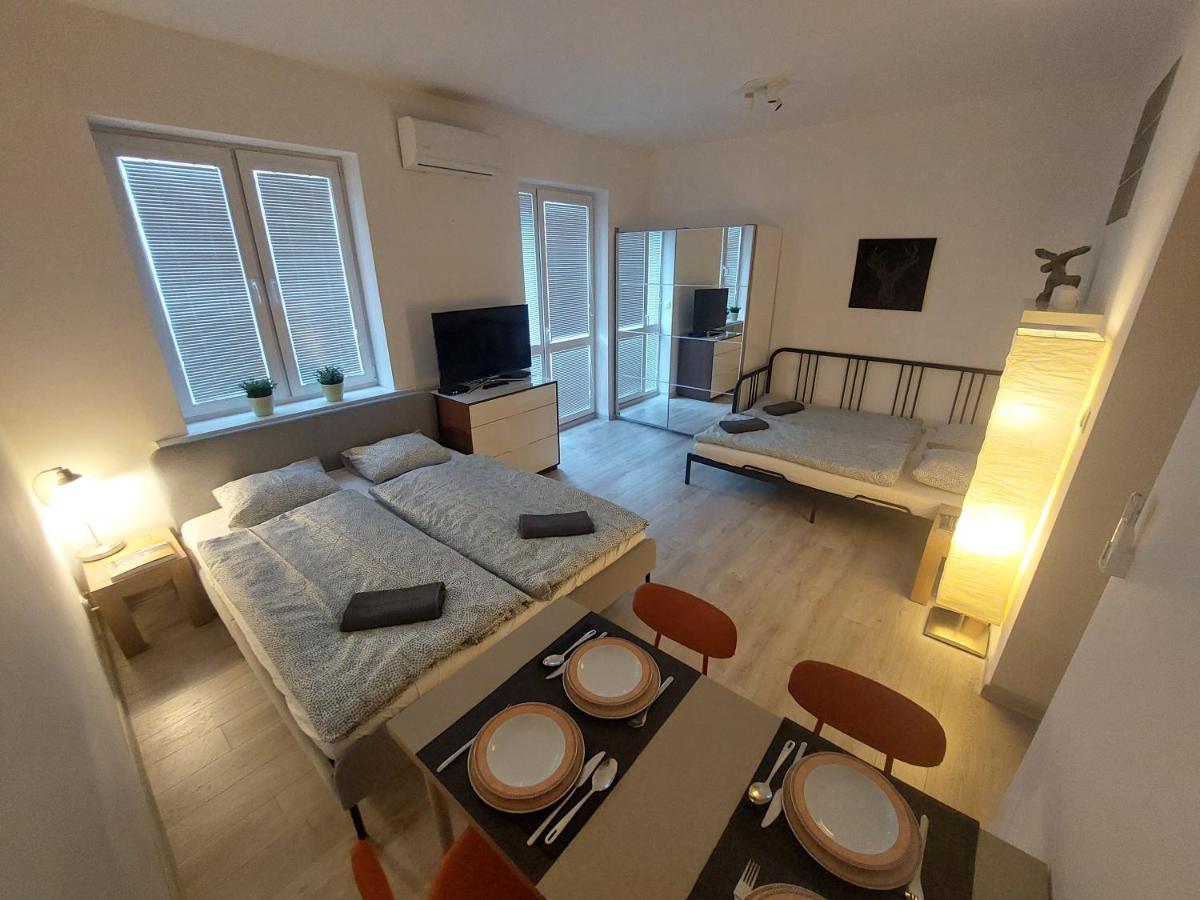 Utulny Apartman S Balkonom Apartment Bratislava Exterior photo
