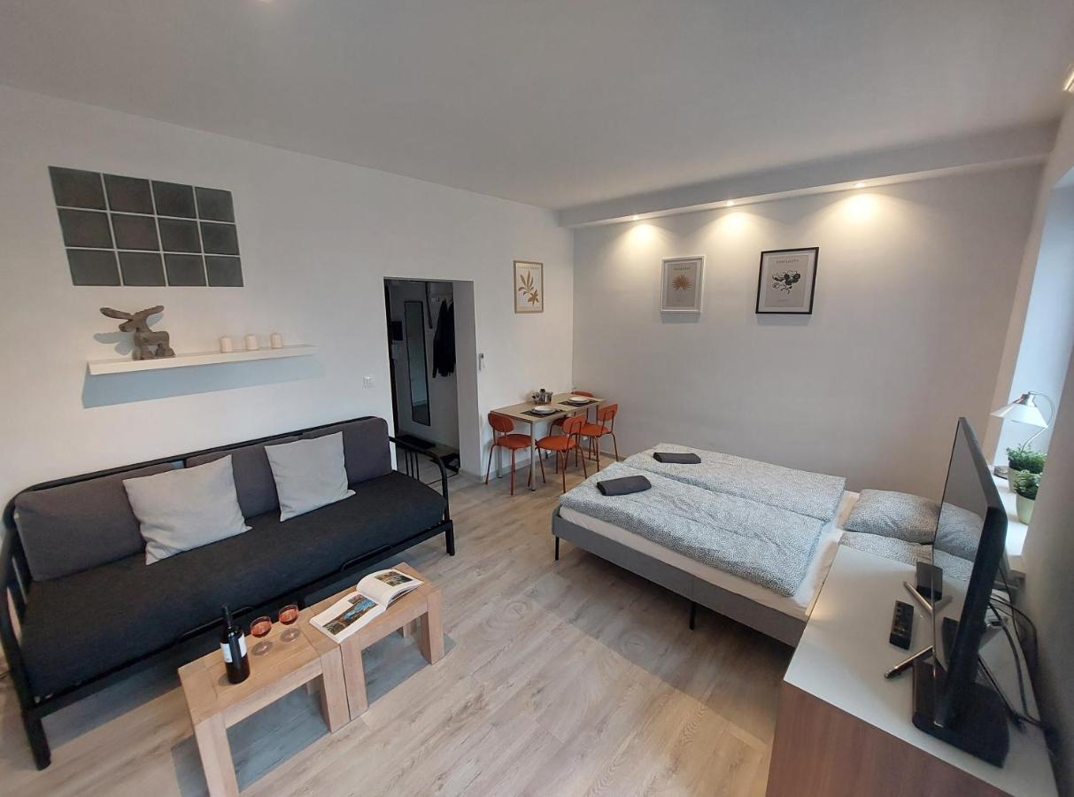 Utulny Apartman S Balkonom Apartment Bratislava Exterior photo